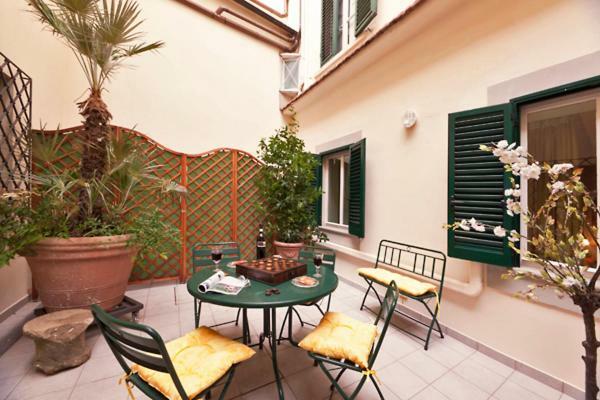 Via Dei Fossi Apartment Florence Ngoại thất bức ảnh